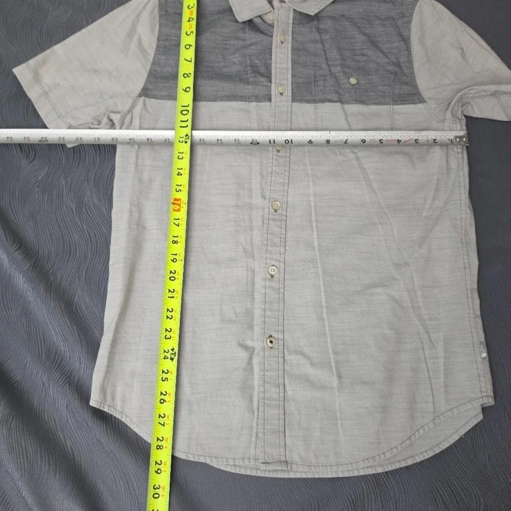 The North Face Color Block Mens Short Sleeve Button Down Shirt Gray Size Medium